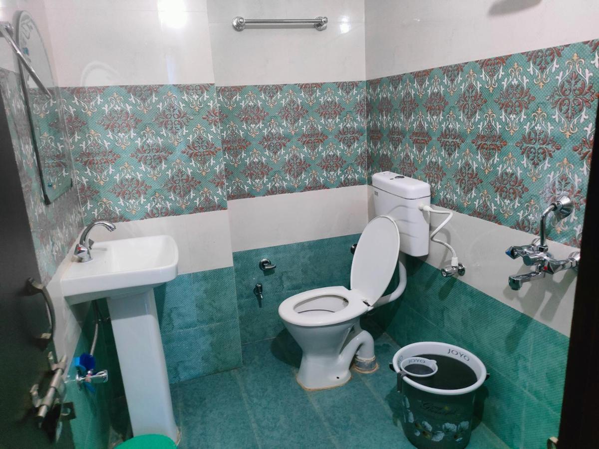 Hotel Rishabh And Banquet Hall Pithoragarh Exterior photo