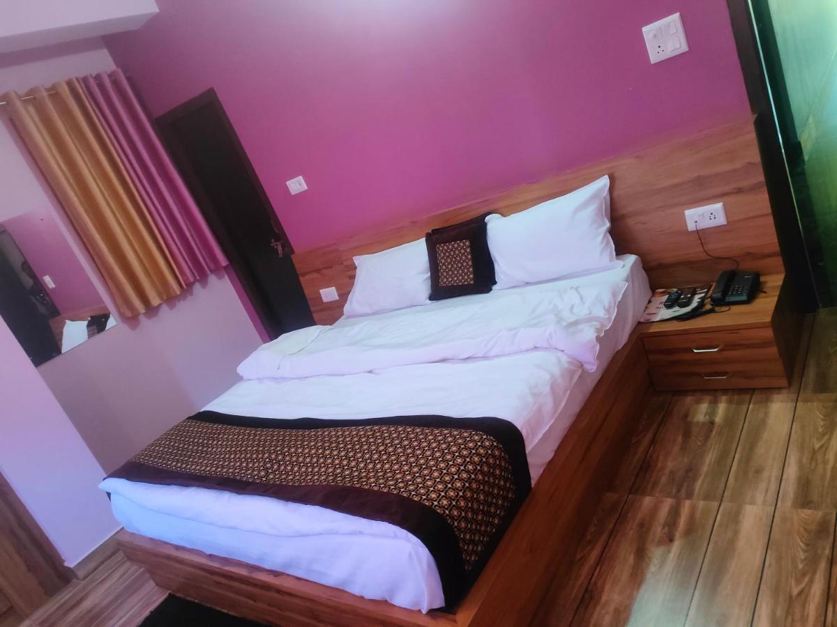 Hotel Rishabh And Banquet Hall Pithoragarh Exterior photo